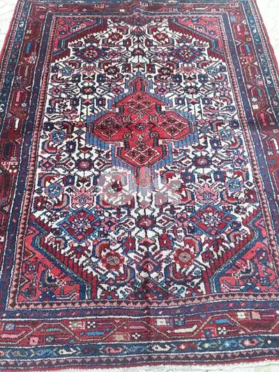 سجادة عجمية 150×110 نظيفة شغل ايد 200$