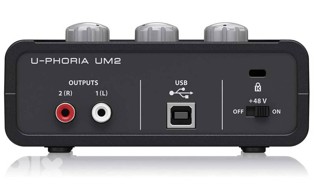 Behringer U-Phoria UM2 Audio Interface 2
