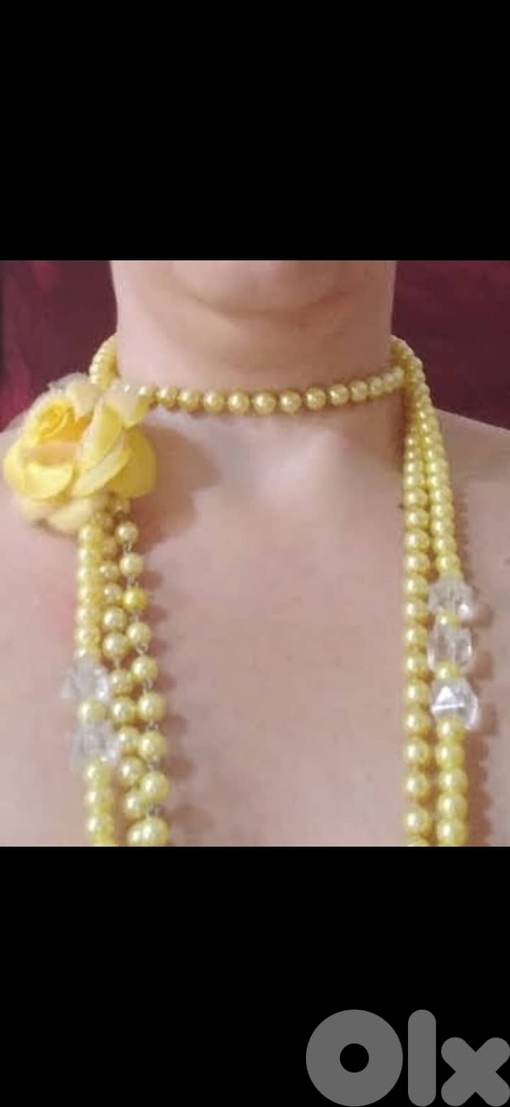 necklace long yellow colour with flower brooch and bracelet 2
