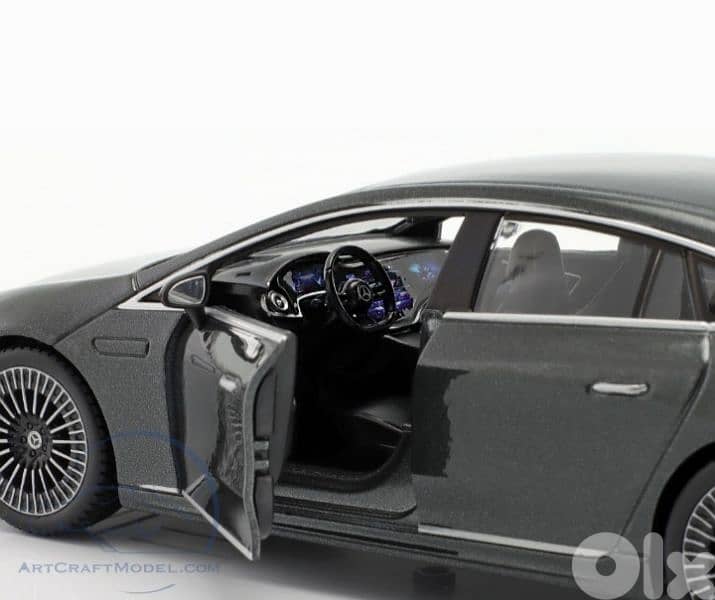Mercedes EQS diecast car model 1:24. 3