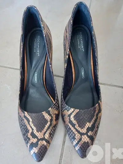 Rockport size 40
