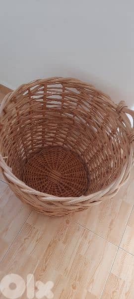 Basket height 17cm and width 48cm. سلًة 2