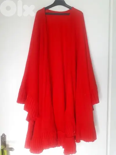 Red Cape in very good condition