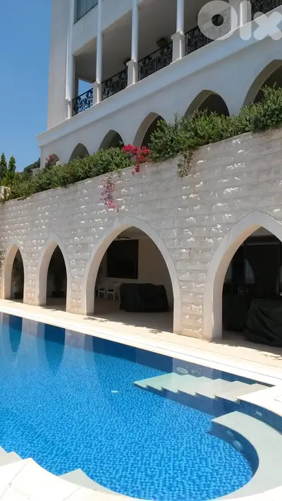 Luxurious Villa In Ain Saadeh 2000 Sqm فيلا للبيع في عين سعادة