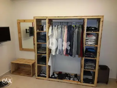 Closet wood and long banch with mirror خزانة مع بنك ومراية
