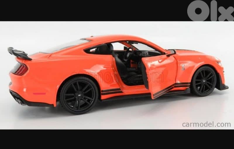 Ford Mustang GT (2020) diecast car model 1:24. 4
