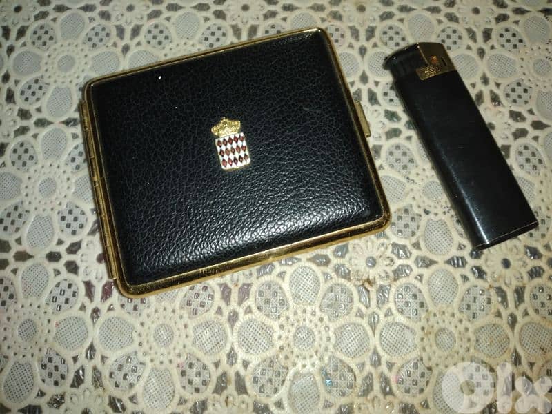 case holder with lighter vintage black 2