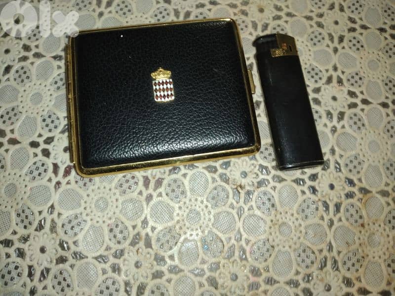 case holder with lighter vintage black 3