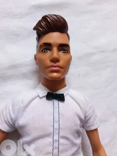 FASHIONISTAS KEN SLIM 117 Mattel 2016 as new wearing doll=18$