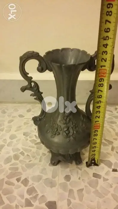 مزهرية ايتان قديمة