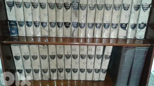 Encyclopedia AMERICANA 29 volumes + 2 Dictionaries