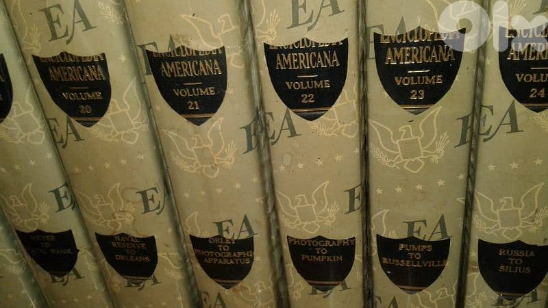 Encyclopedia AMERICANA 29 volumes + 2 Dictionaries 1