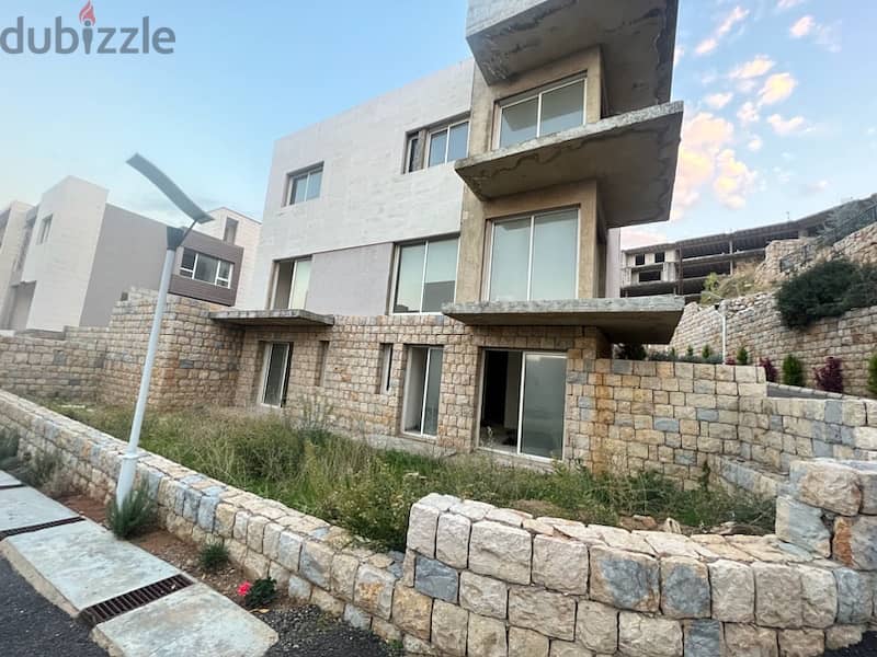 4 floors villa for sale in Kornet el Hamra core and shell 0