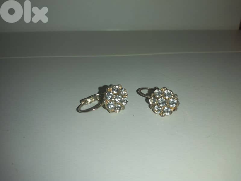 earrings silver tone  2= 15$ 2