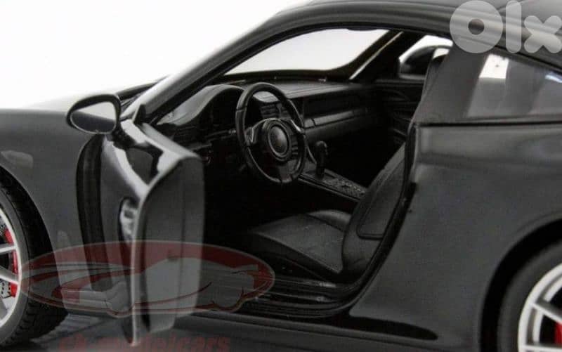 Porsche 911 Carrera S (2013) diecast car model 1:24 6