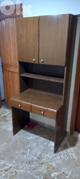 wooden desk 0