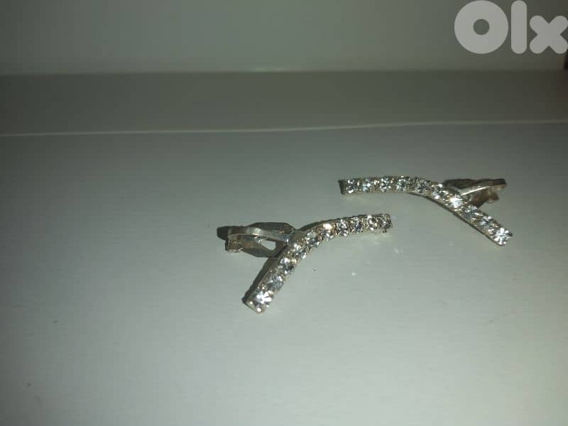 earrings no peircing needed 2 sizes 4