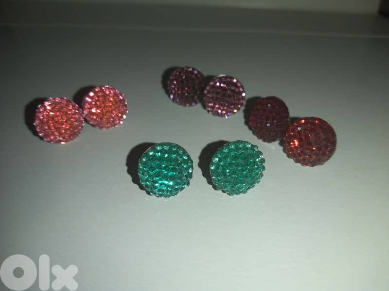 stud earrings 3=15$ crystall 4 coĺours available 2