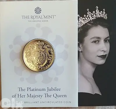 5 pounds brilliant uncirculated coin 2022 Queen Elizabeth II عملة