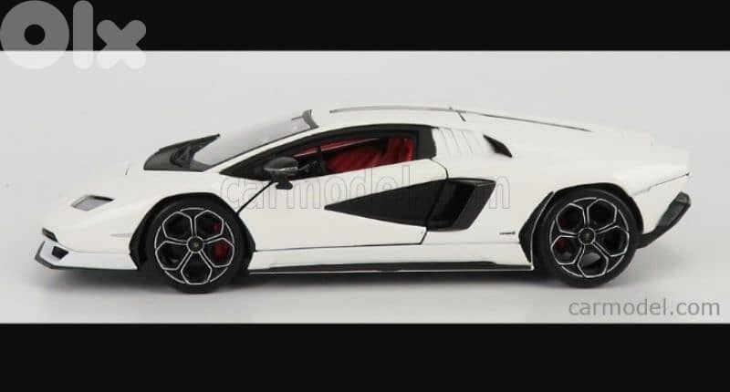 Lamborghini Countach LP800-4 (2022) diecast car model 1:24. 1