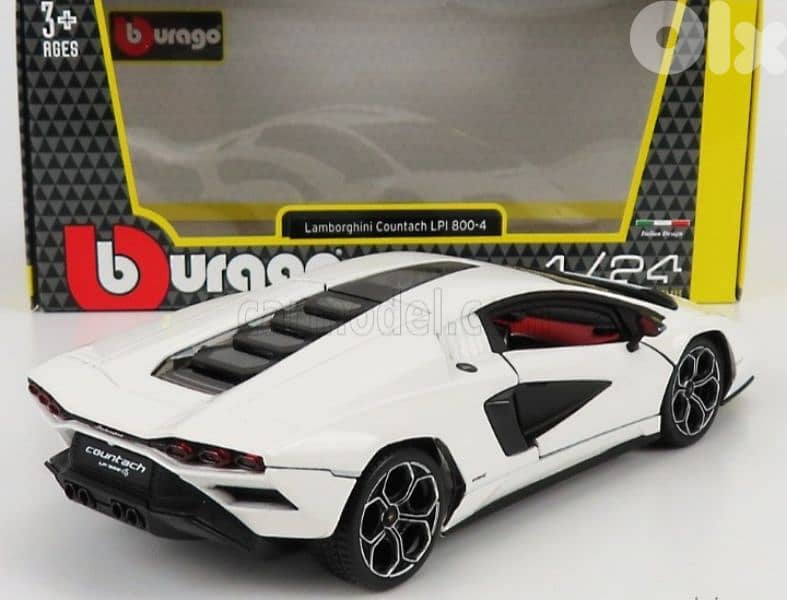 Lamborghini Countach LP800-4 (2022) diecast car model 1:24. 2