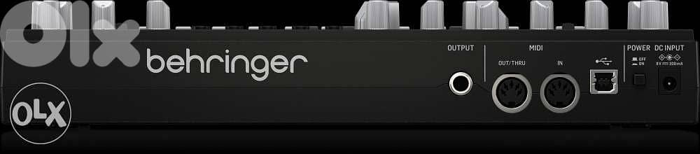 Behringer TD-3-BK Analog Bass Line Synthesizer with 16-step Sequencer 4