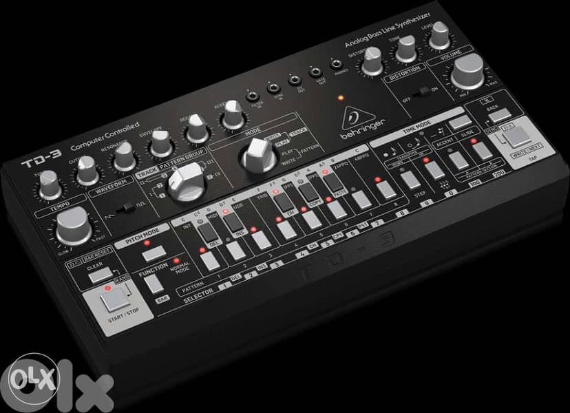 Behringer TD-3-BK Analog Bass Line Synthesizer with 16-step Sequencer 3