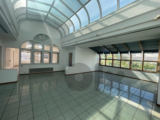 400 Sqm | *Prime Location* Office for rent in Furn El Chebbak