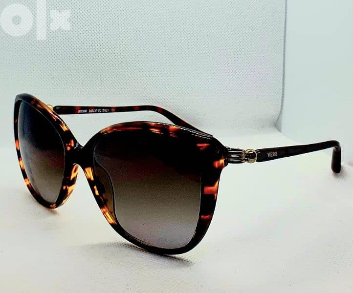 Moschino sunglasses like new 2