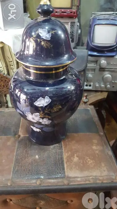 جرة بورسلين قديم مميز