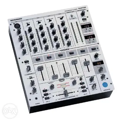 Mixer Dj Behringer DJX 700 ( 5 Channels with Digital Effects)