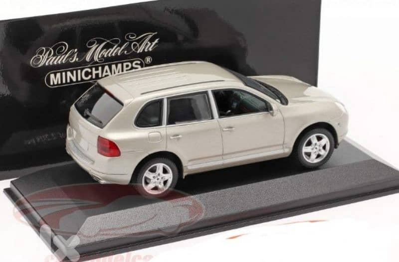 Porsche Cayenne Turbo ('03) diecast car model 1;43. 4