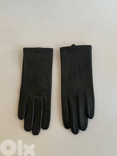 Marks & Spencer black genuine leather gloves 0