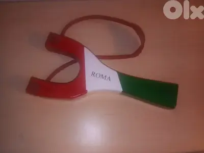 italian flag wooden slingshot with couloured rubber
