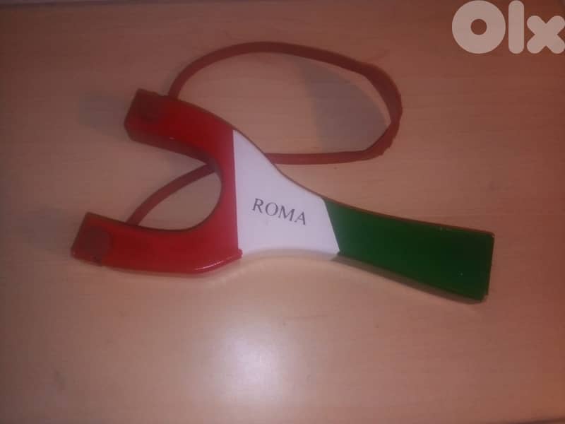 italian flag wooden slingshot with couloured rubber 0