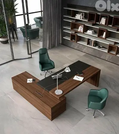 Desk مكتب