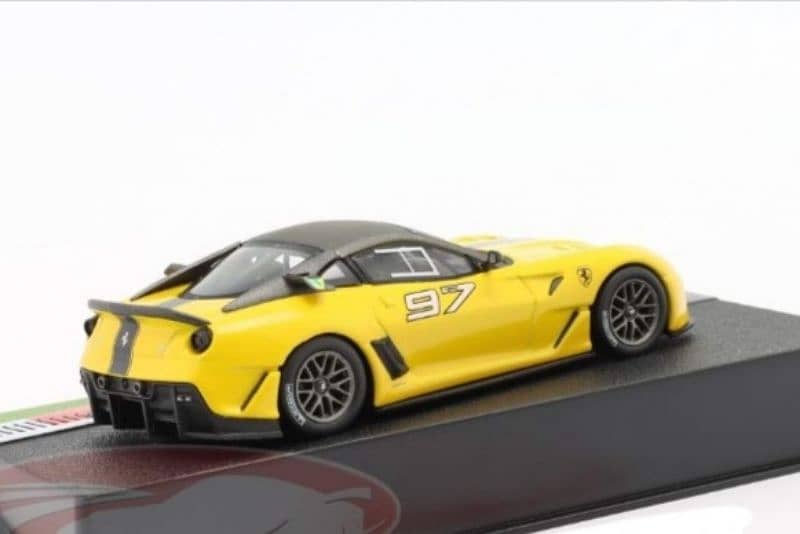 Ferrari 599XX (2010) diecast car model 1;43. 4