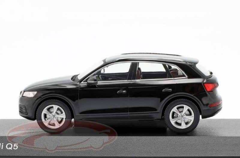 Audi Q5 diecast car model 1;43. 2