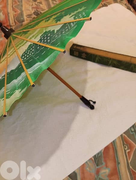 Antique Chinese Umbrella 0