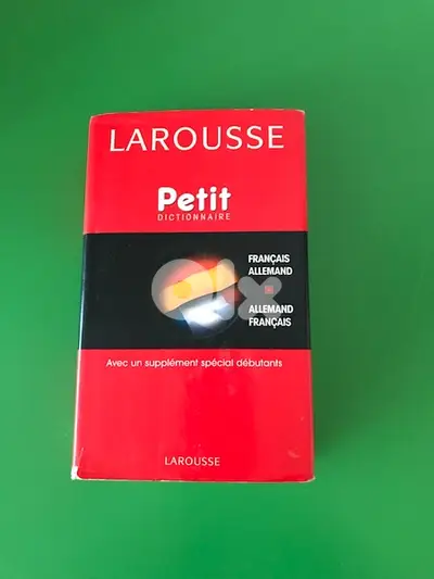 Larousse Petit Dictionnaire Francais-Allemand
