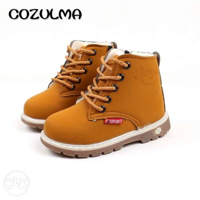 New Kids Boots shoes with Fur Size : 26 حذاء ولادي جديد شتوي نمرة 0