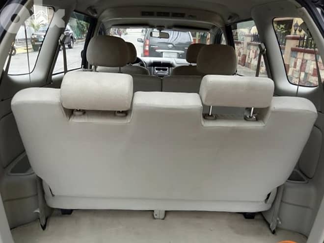 Toyota Avanza back third seat 0