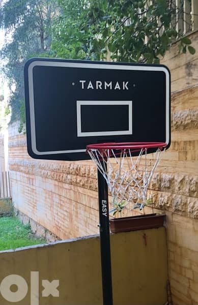 tarmak basket ball stand 1
