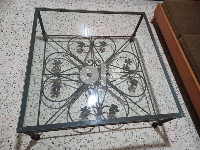 Ferforjé Table 0