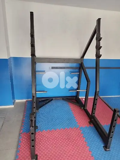 SQUAT Rack 03027072لدينا جميع المعدات الرياضية مستعمل وجديد بأنسب الاس