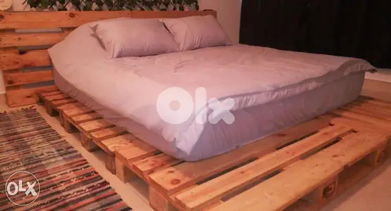Wood pallets bed 200x200 cm تخت طبليات مجوز