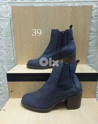 navy blue shoes size 39