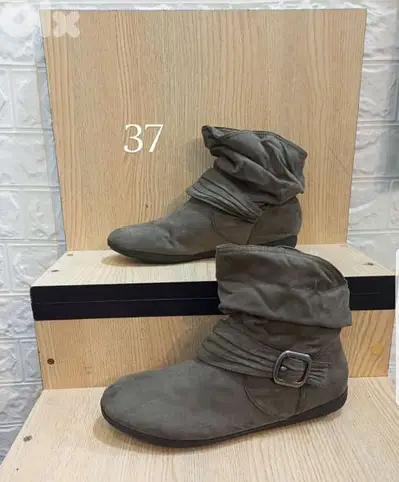 grey shoes size 37