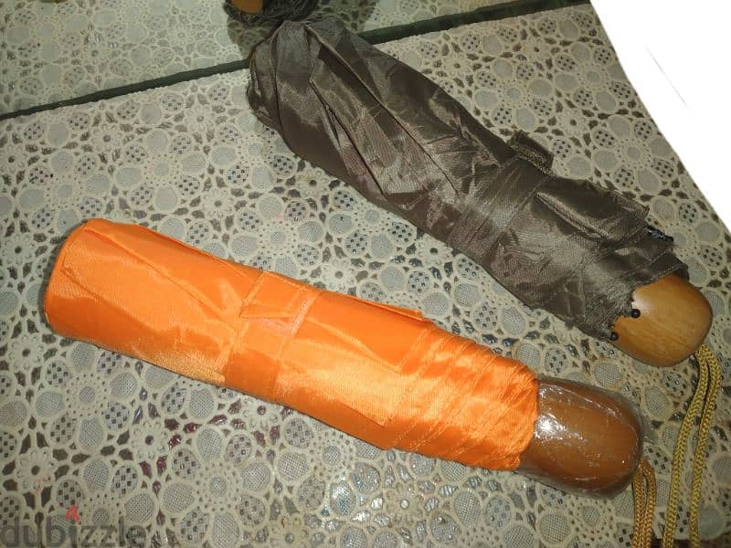 gift 2 colours umbrella wood handle 1