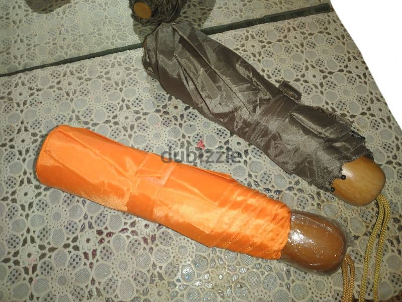 gift 2 colours umbrella wood handle 2